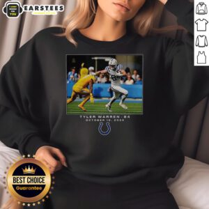Awesome Tyler Warren Indianapolis Colts NFL Flash Features Week 7 Sweatshirt showcasing team logo and vibrant colors.