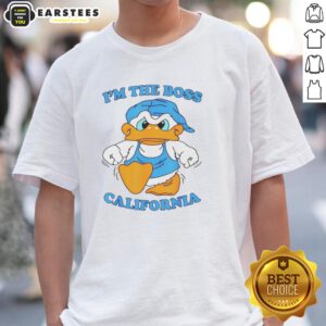 Alt Text: Top I'M The Boss California Duck 90S T-Shirt featuring a vibrant graphic design and retro style, perfect for casual wear.