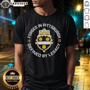 Awesome Forged In Pittsburgh 1933 Steelers throwback T-shirt showcasing classic team pride and legacy.