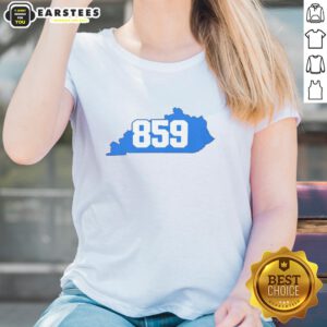 Ladies tee in Nice Bluegrass Area, Kentucky, featuring vibrant colors and a scenic backdrop, perfect for outdoor enthusiasts.